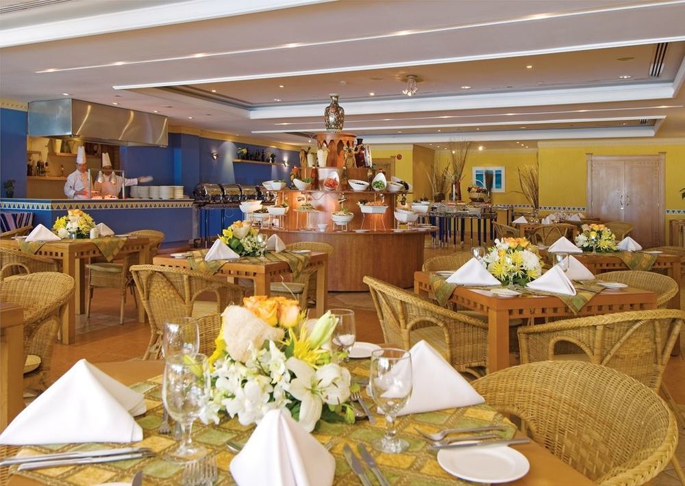 Coral Beach Resort Charjah Restaurant photo
